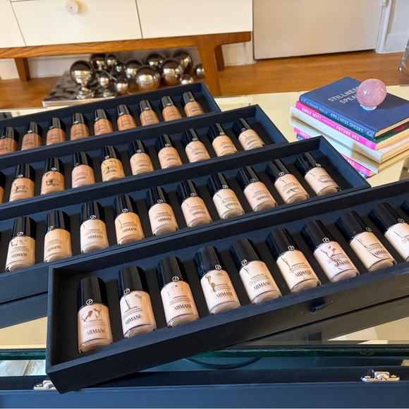 Giorgio Armani luminous silk foundation - Picture 3 of 6